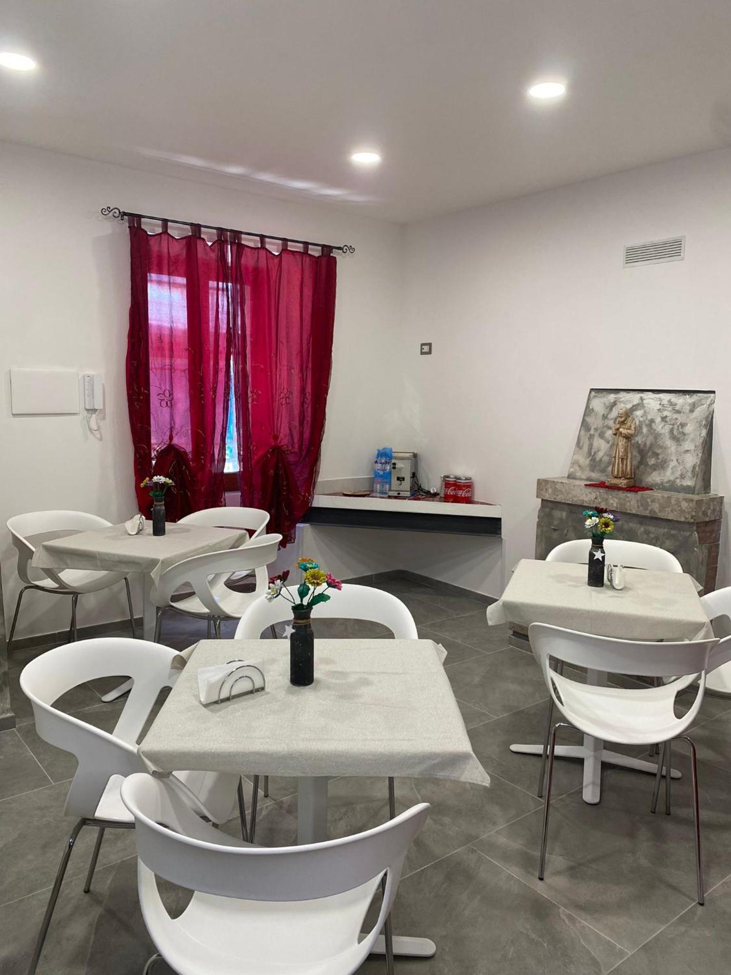 Guesthouse Affittacamere Padre Pio Morcone Centro Eksteriør bilde