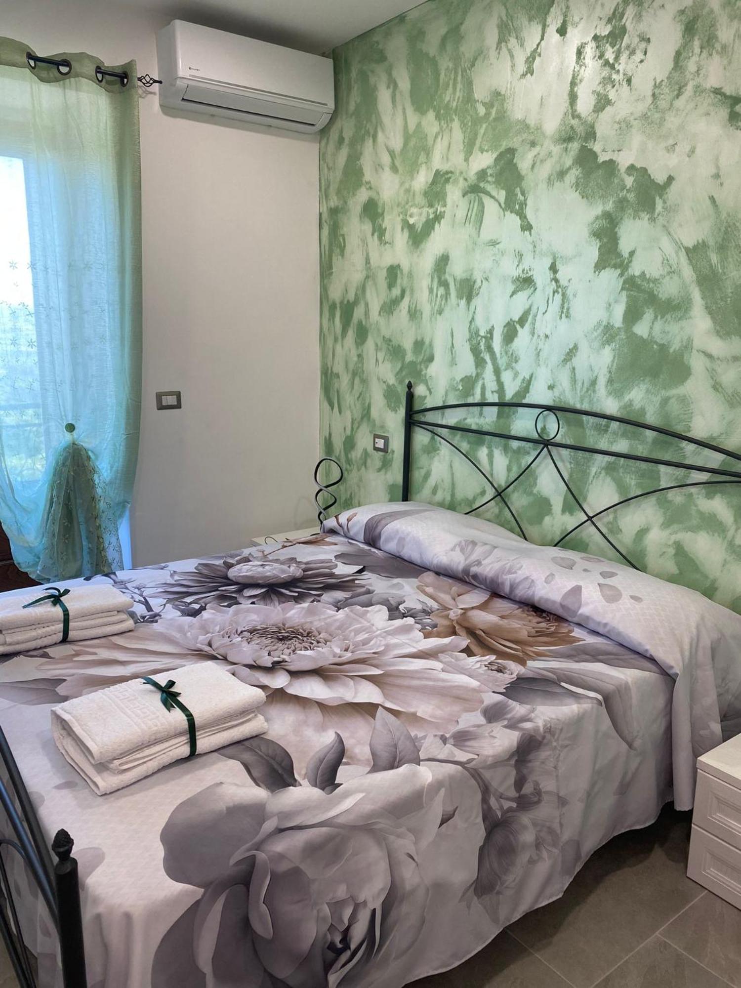 Guesthouse Affittacamere Padre Pio Morcone Centro Eksteriør bilde